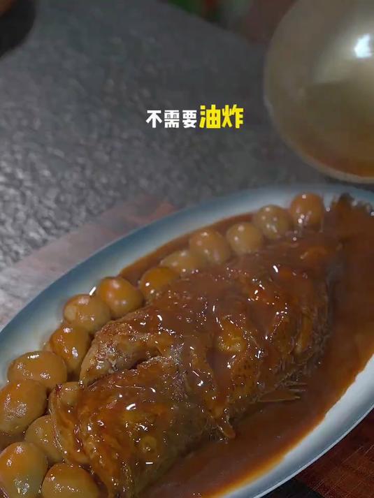 糖醋鲈鱼新吃法，酸酸甜甜的，鱼肉鲜嫩