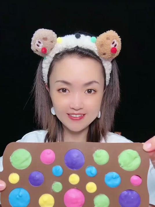 纽扣造型巧克力