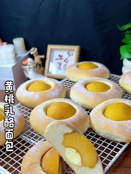 颜值与美味并存的黄桃乳酪面包