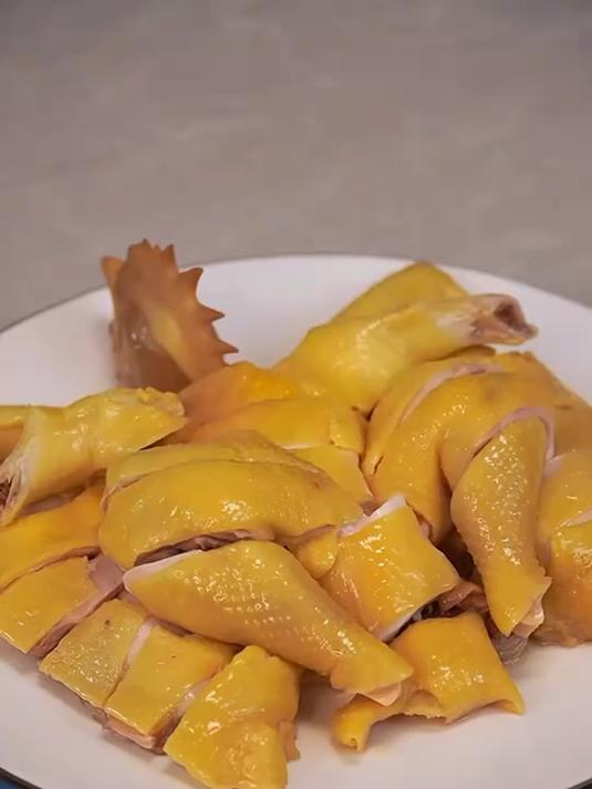 广东十大名鸡之首的白切鸡怎么做才是正宗的?