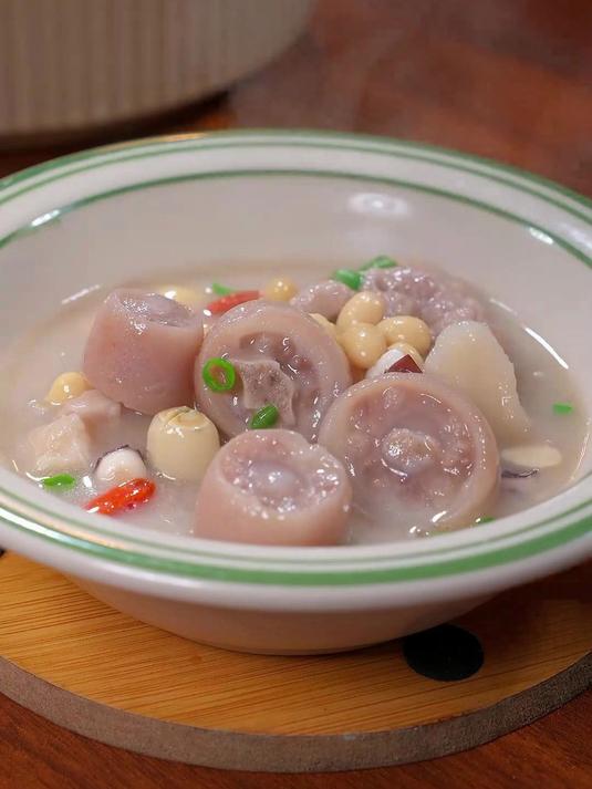 这样炖的猪尾汤，味道鲜美又营养