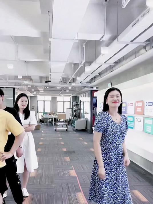 爆笑大挑战 选红选黄挑战，甩脂机喝粥，爆笑如雷了哈哈哈