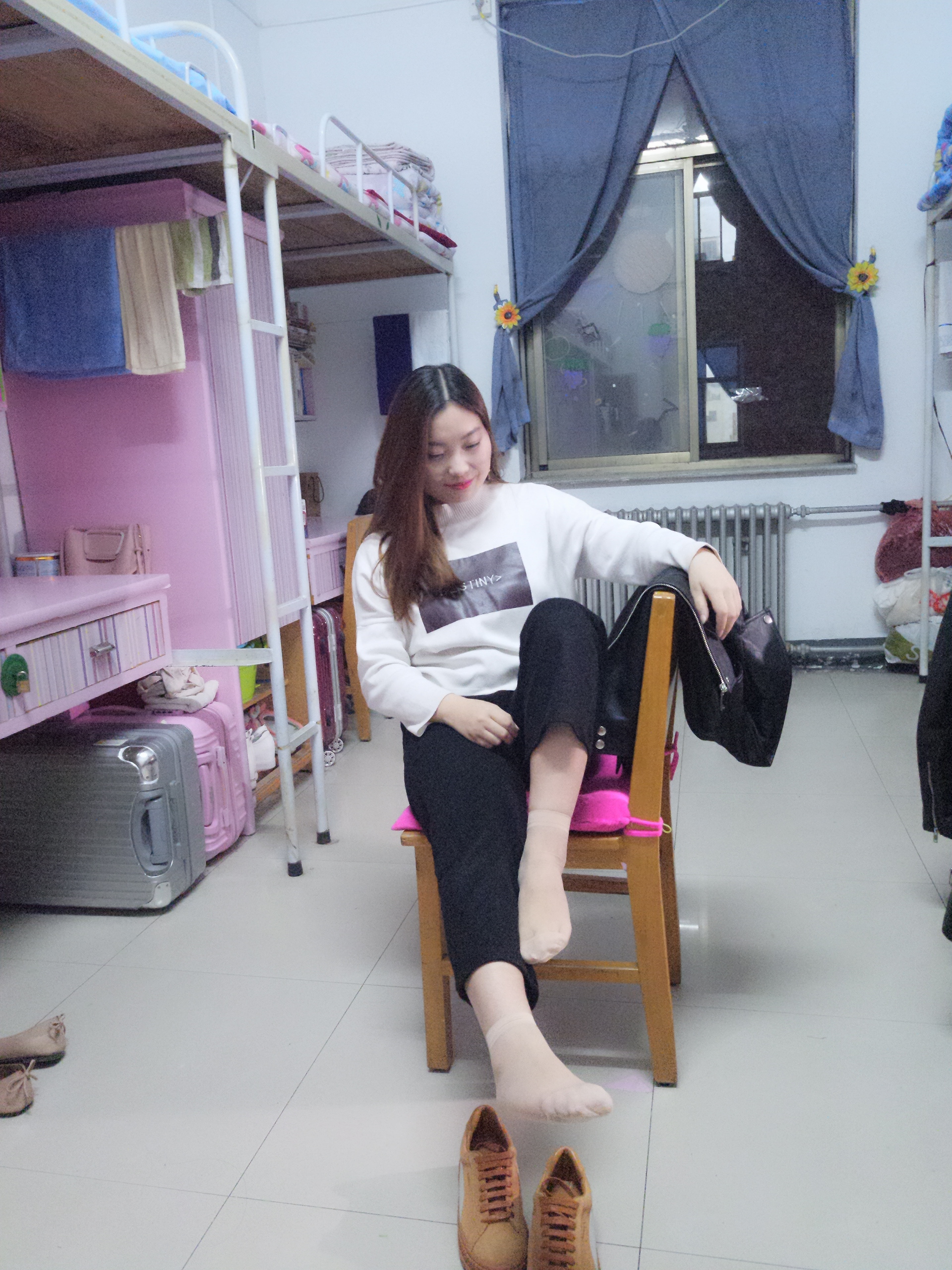 图片[18]-学妹校园寝室短丝系列002期 张梦想[104P201M]-六色网