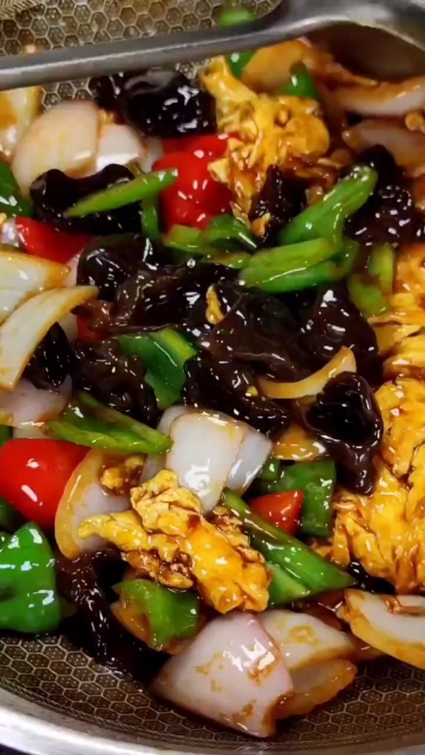 洋葱鸡蛋炒木耳这样做