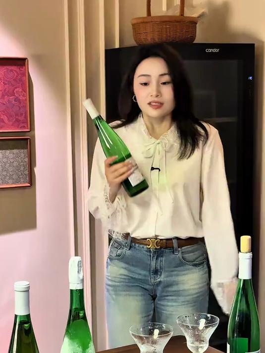 #白葡萄酒推荐#夏日微醺刚需！雷司令白葡萄酒，青苹果果香，冰镇更好喝，性价比拉满#微醺时刻