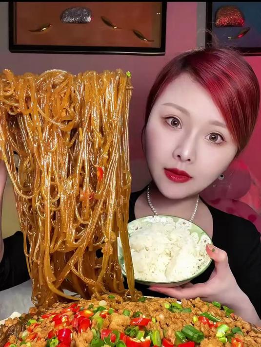 爆辣 家常菜 吃播 好久不见的泡面局来了,心情不好