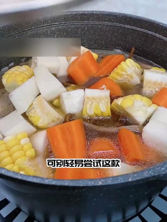 养生汤喝出好睡眠,茶树菇排骨汤助眠