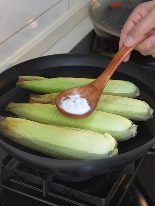 煮玉米时不要直接下锅煮，多加这几步，玉米香甜软糯，营养不流失