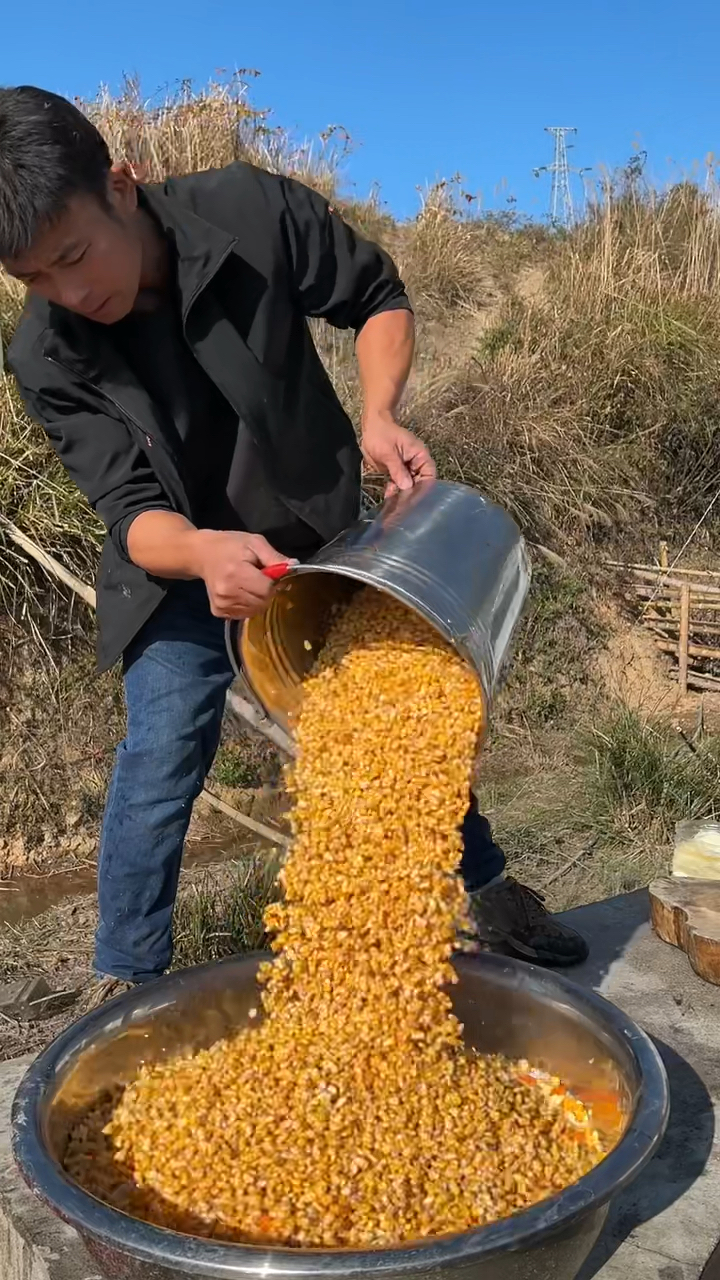 今天再来个红薯木桶饭