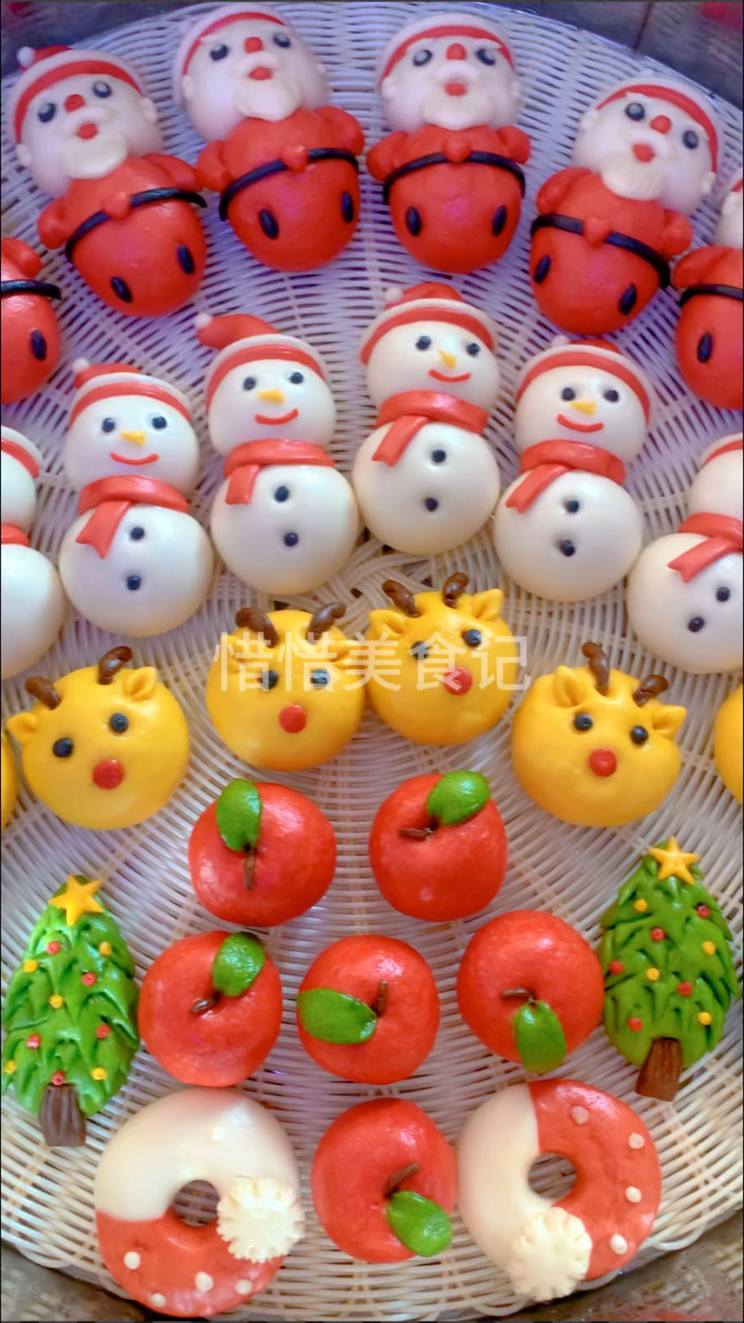 做花馍的乐趣是想要什么款式自己设计,我觉得好看那就好看