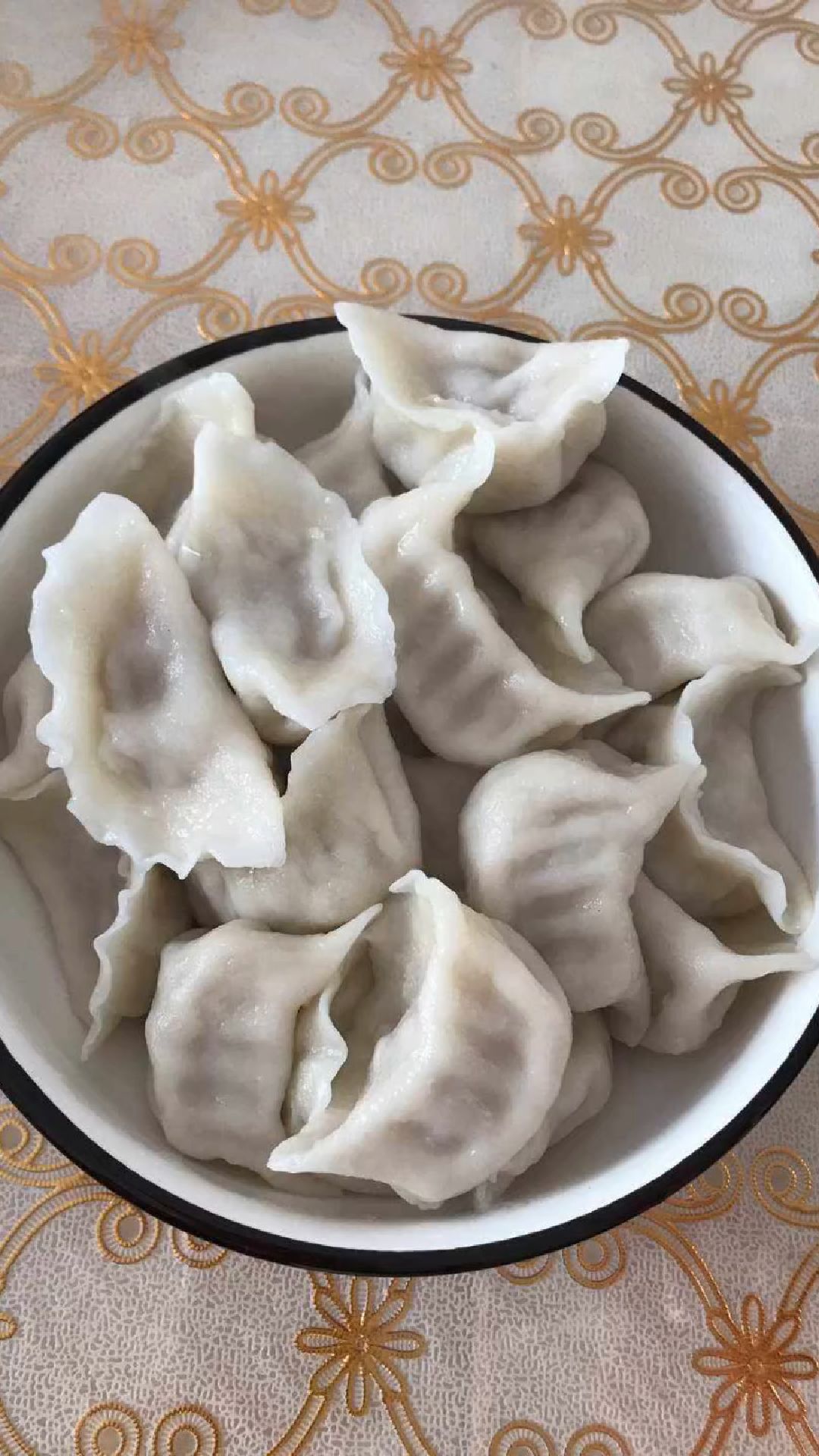 饺子 dumplings