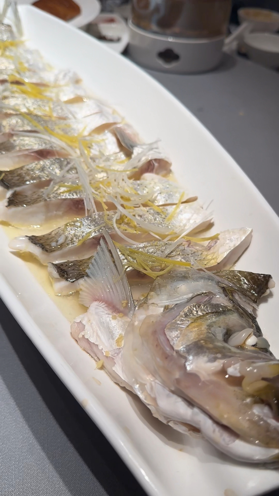 信阳翘嘴白鱼,阿庄地道河南美食