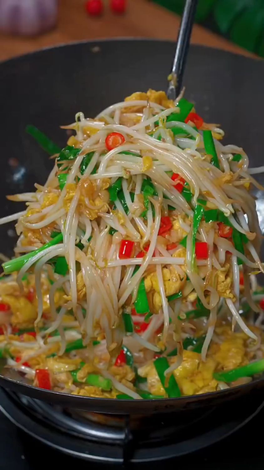 豆芽炒鸡蛋这样做