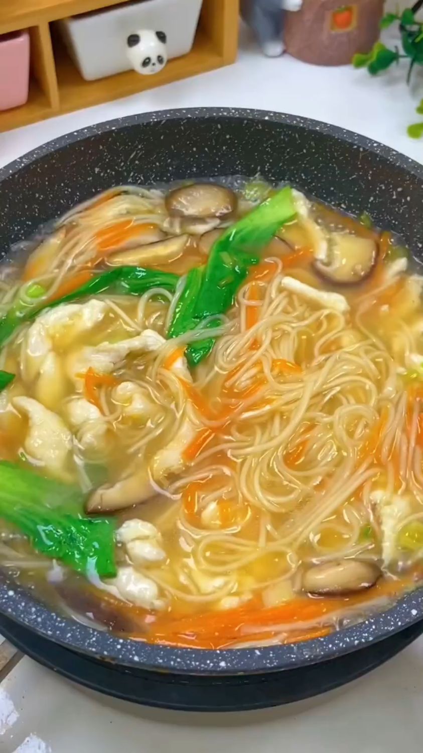 香菇鸡丝面这样做