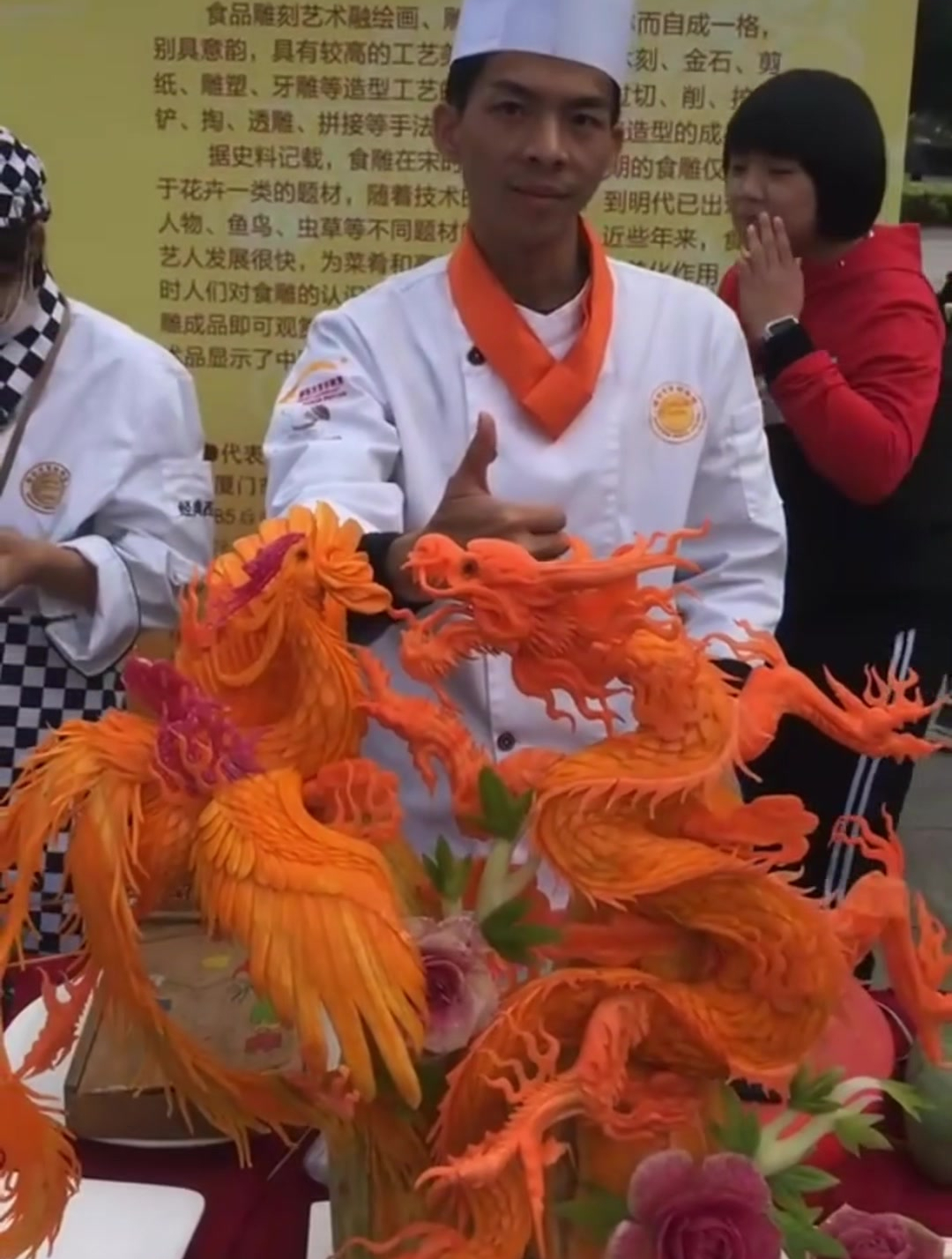 别眨眼,请看50秒,40块的蔬菜被整成400块了