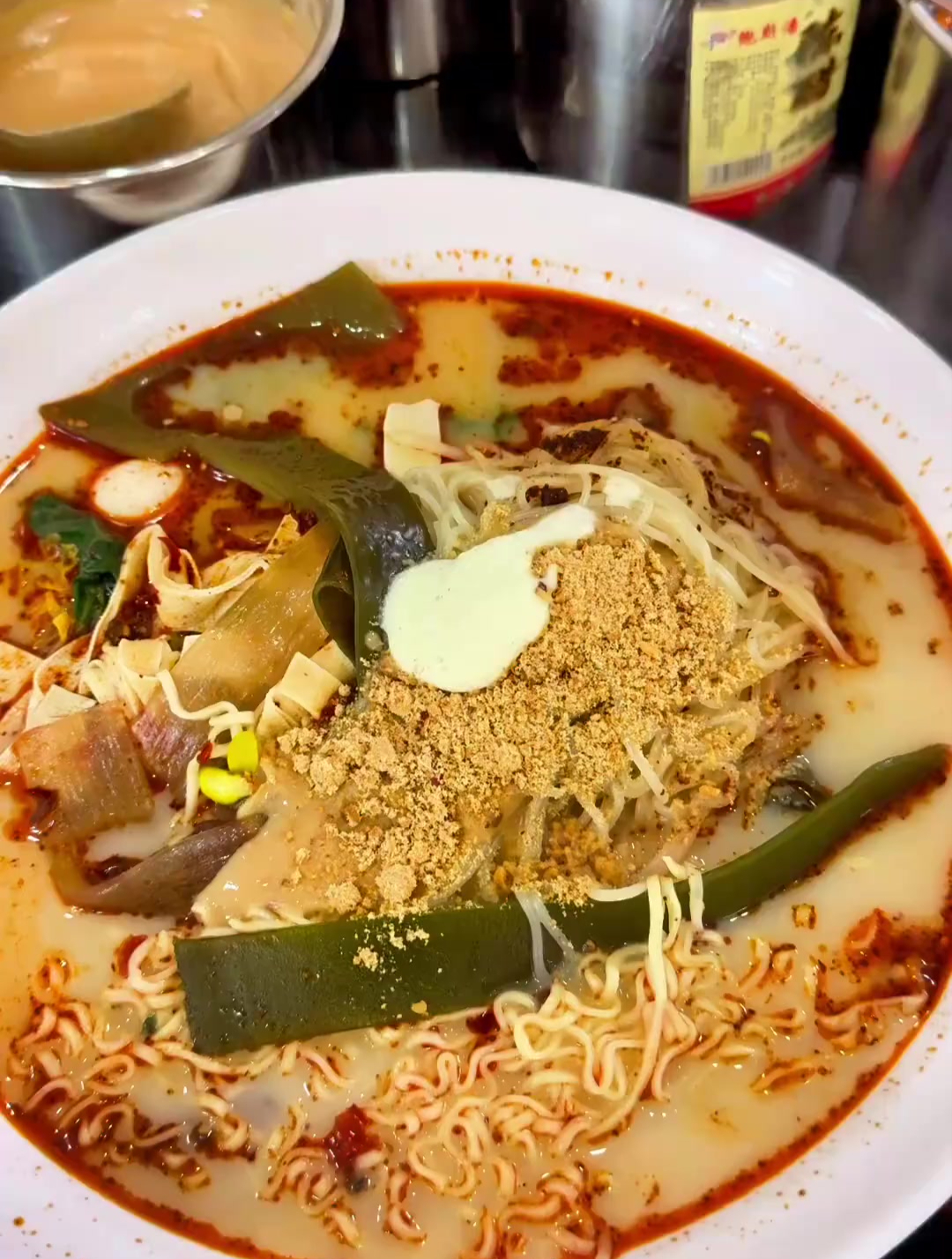 沈阳特色美食青春炸串麻辣烫