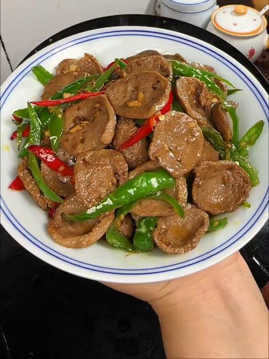 以后不管是牛肉丸还是猪肉丸，就可以这样简单炒一炒