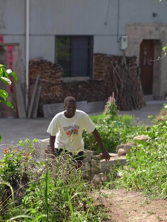 立秋了天热得厉害,煮了一大香甜的绿豆汤消暑给邻居奶奶也送了