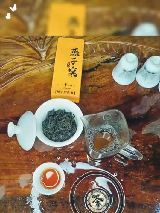 猛啜肉桂茶!桂皮香拽着辛辣撞进喉咙,回甘勾得人直咂嘴