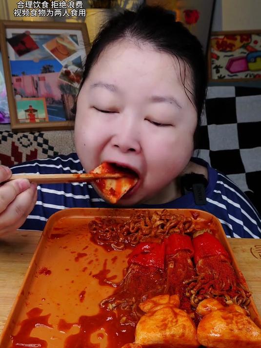 酱多多拼盘来啦 黏糊糊的火鸡面香香