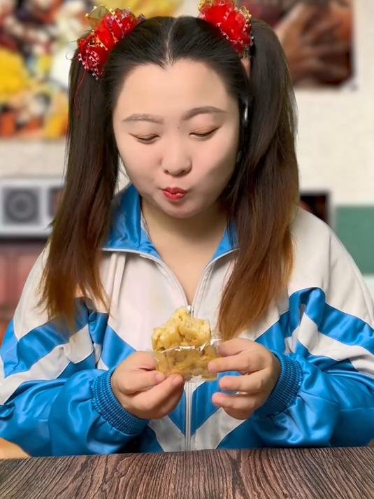 不同年代吃沙琪玛:原来是满族特色小吃,竟然是面条做的