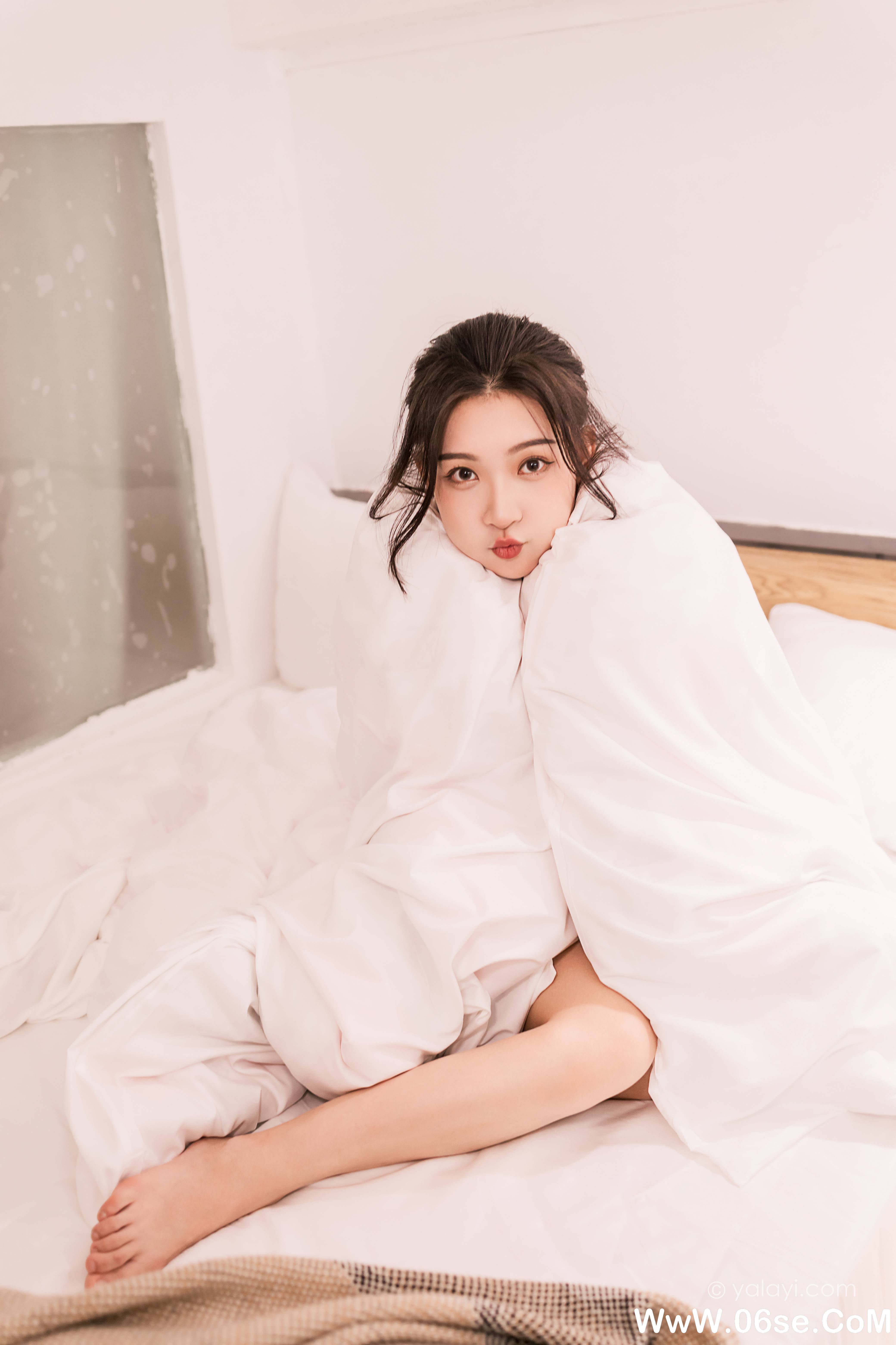 图片[25]-[YALAYI雅拉伊] 2022.07.11 NO.947 徐小云《一直爱你》[40+1P434M]-六色网