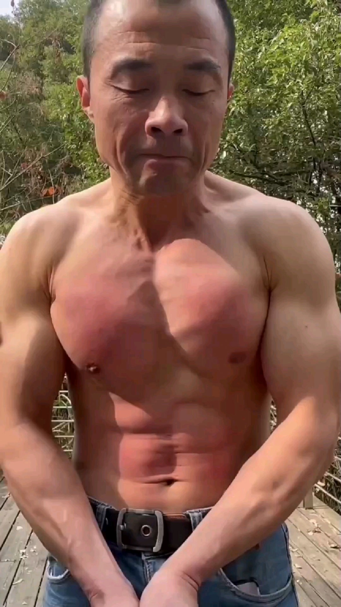 胸肌腹肌抗击打。自从好友偷学了机关拳,大叔再也抗不住啦!