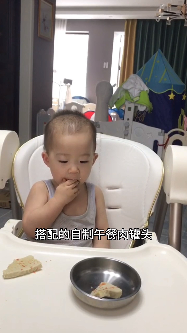 自制酸奶配上个爆汁蛋糕,吃的太香了