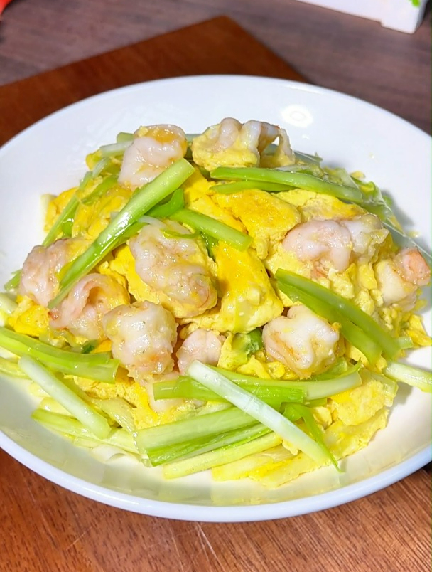 鲜香嫩滑,营养又美味的韭黄虾仁滑蛋,简单快捷又下饭