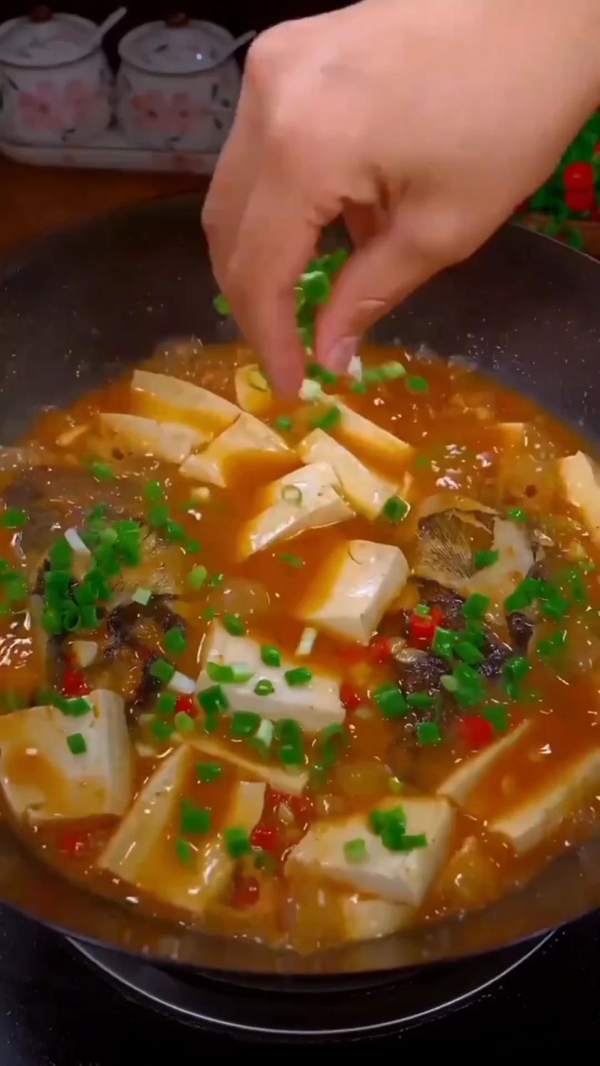 鱼头焖豆腐的家常做法