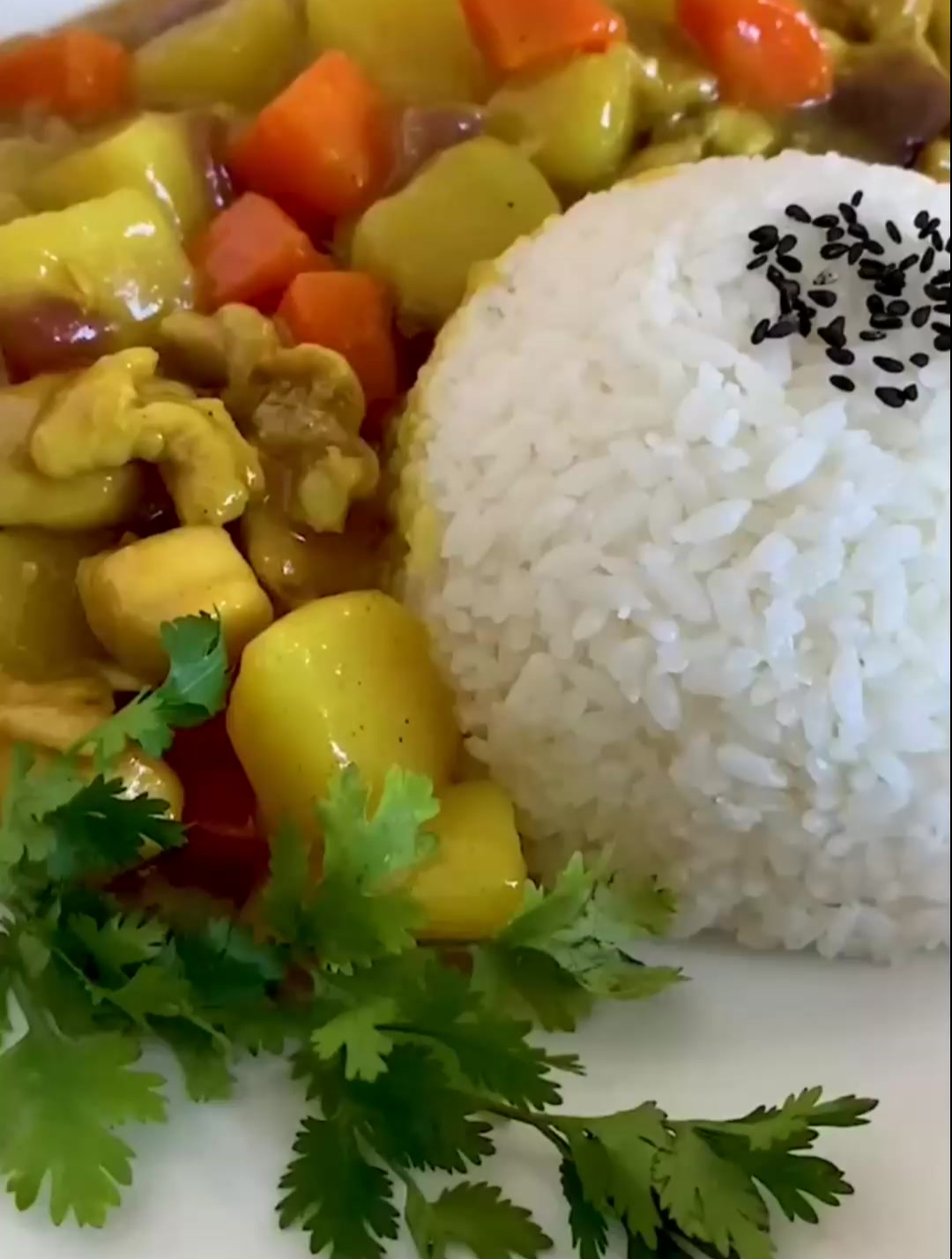 咖喱鸡肉饭的家常做法,简单又好吃