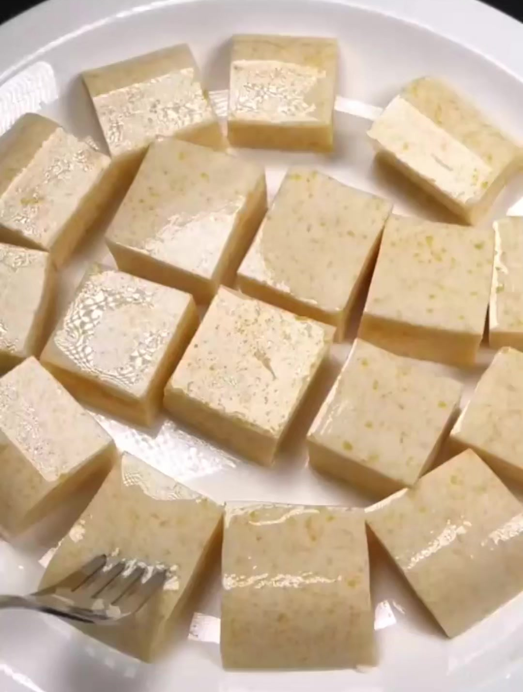 不要总是去超市买布丁,做个芒果布丁,你家小孩吃完夸你是大厨