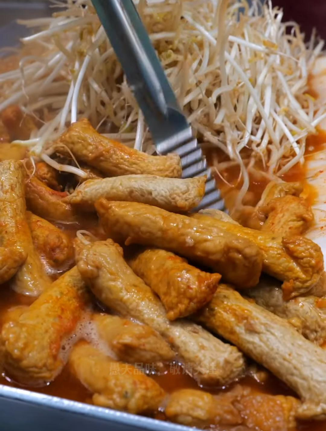 韩国街头串串香,香辣鱼糕串,还有丰富配菜