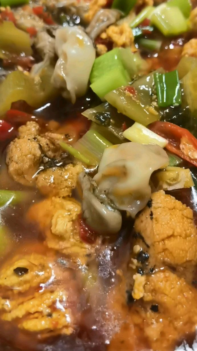 应粉丝要求,教大家做一道家常泡椒鱼蛋