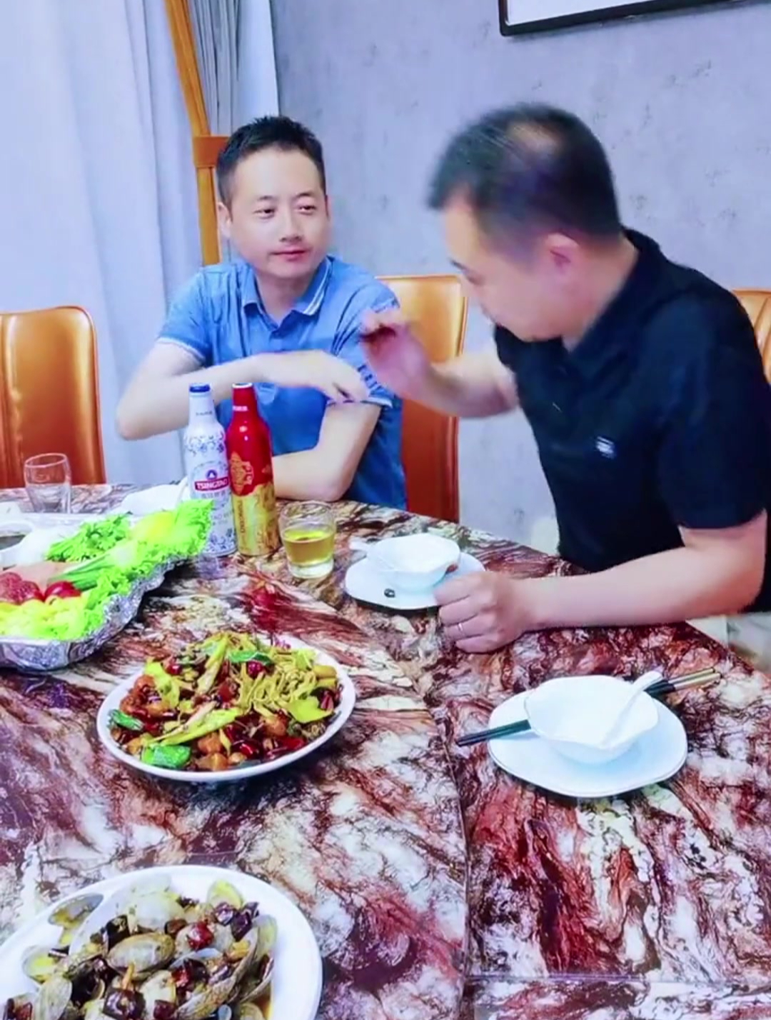 夹菜不起身,你做到了没?