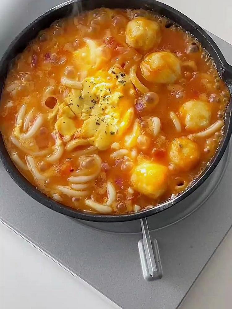 番茄浓汤咖喱鱼丸乌冬面,好吃到汤都不剩