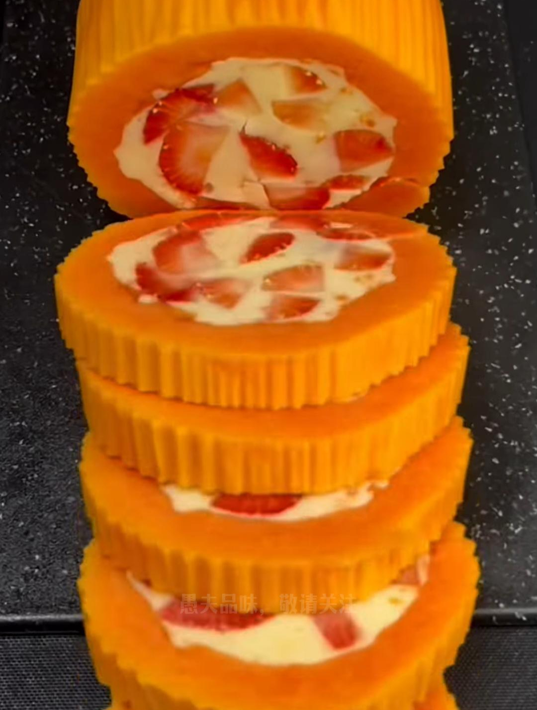 木瓜草莓蛋糕,创意十足,加入了牛奶鸡蛋