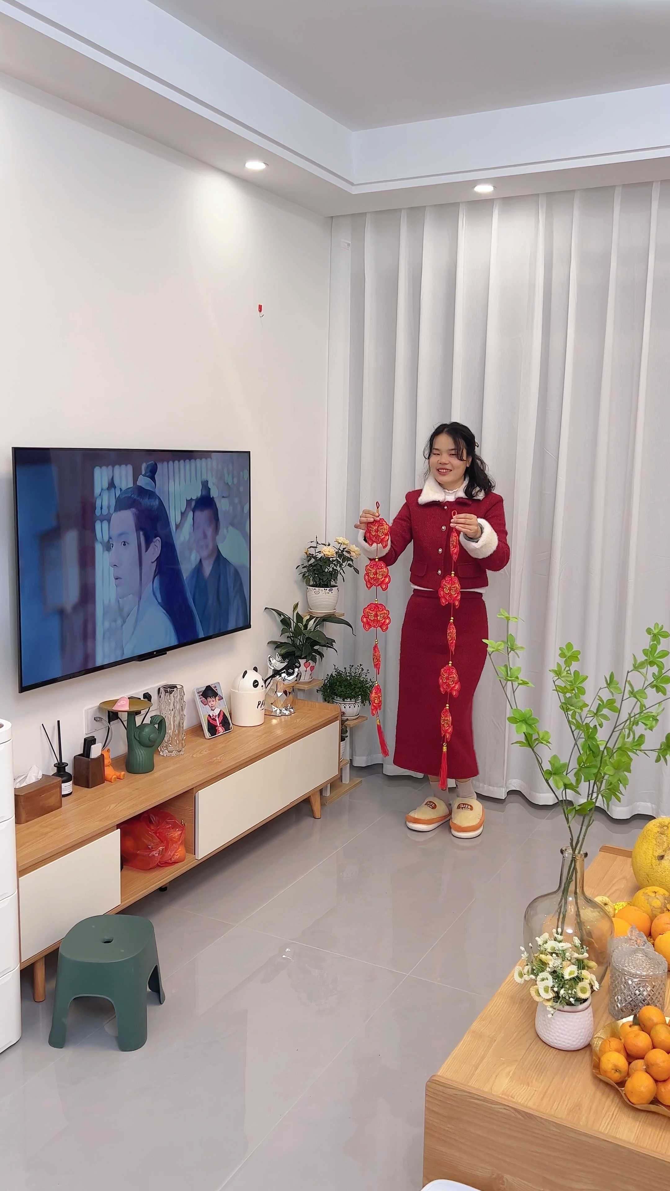 客厅单调的,整一对鱼挂件放电视背景墙上,好看又喜庆#生活的美无处不在 #年货