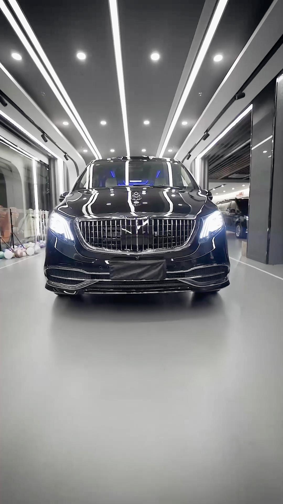 30多W的大面包车变身黑武士迈巴赫,花小Q办大事!