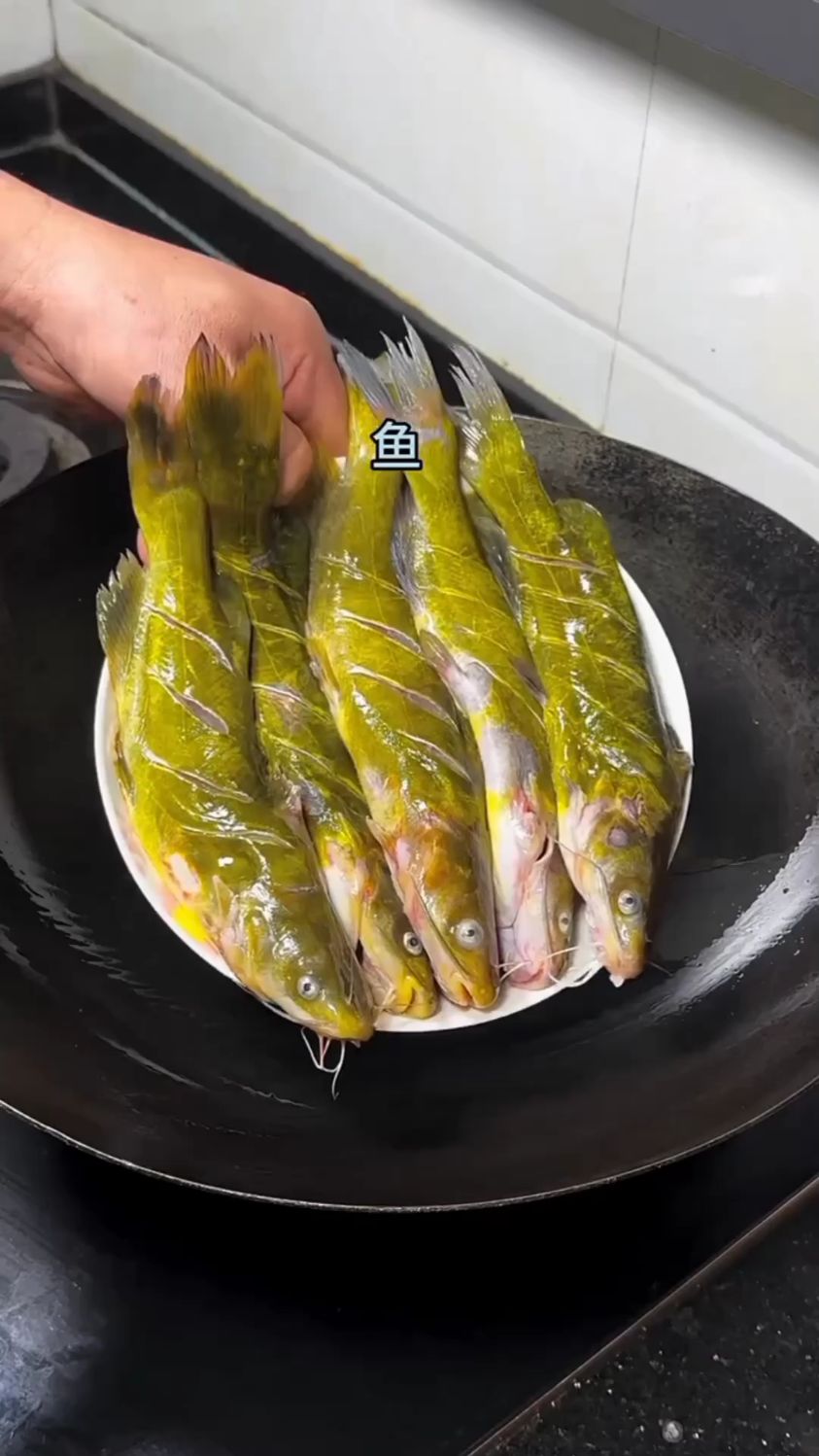 家常菜豆腐焖鱼的做法