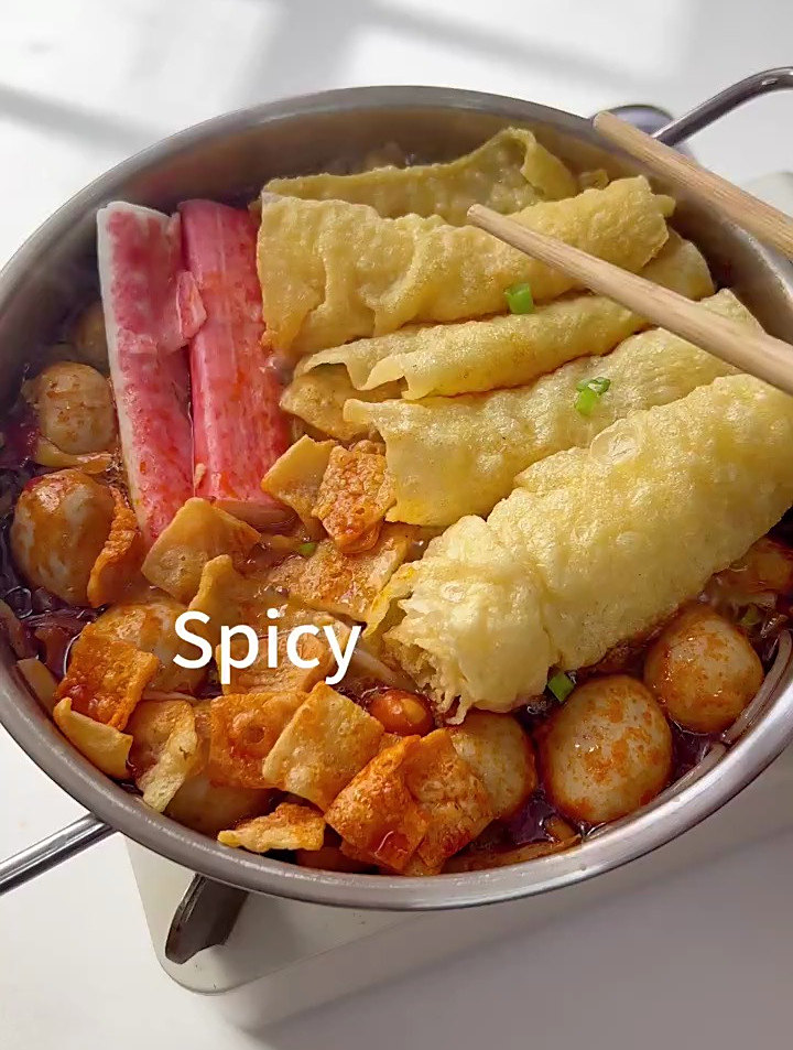 假期第一天,简单吃碗响铃卷鱼丸螺蛳粉