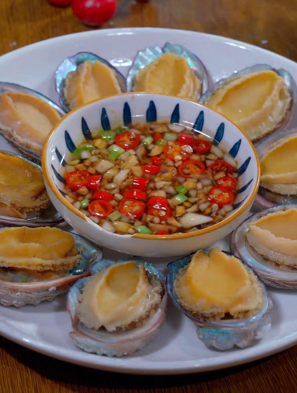 鲍鱼怎么做没有腥味,做成白灼小鲍鱼,肉质弹牙鲜嫩