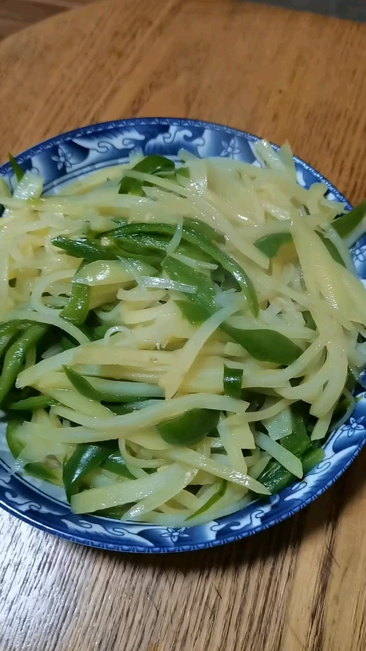 青椒土豆丝。