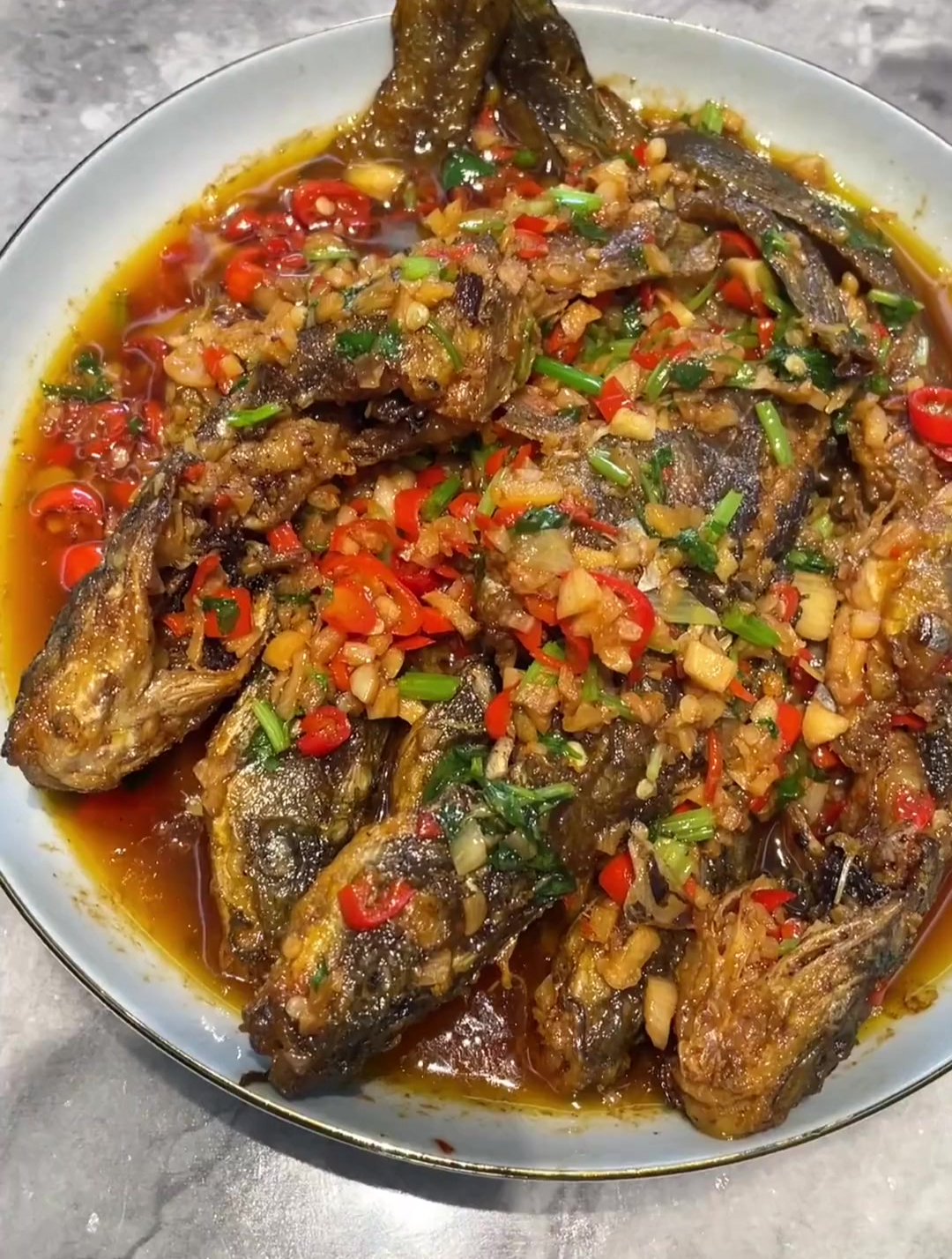 快来我们江西恰饭,我给你做红烧黄丫头,肉质鲜嫩,超级下饭