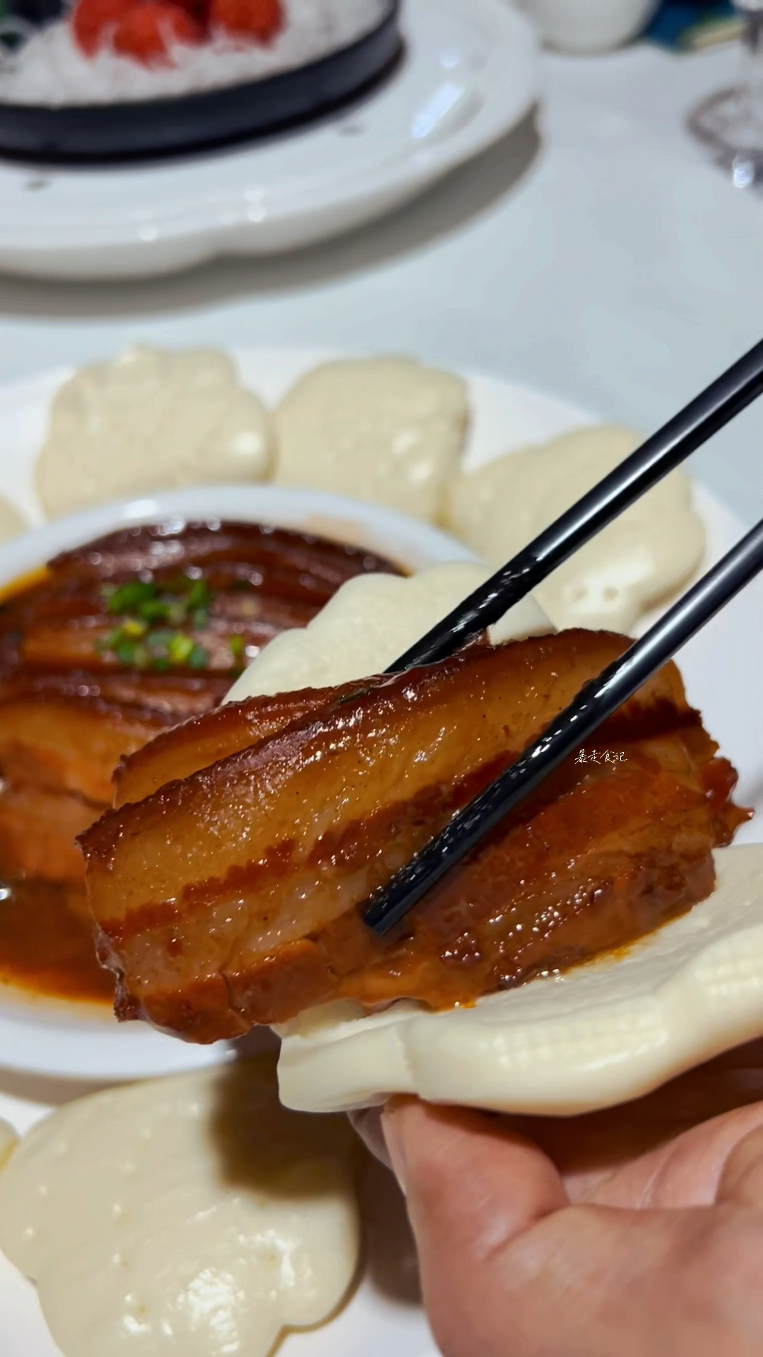 老郑州老式扣碗扣肉 小酥肉腐乳肉梅菜扣肉夹馍,你能吃几片?河南八大碗恁喜欢哪一碗