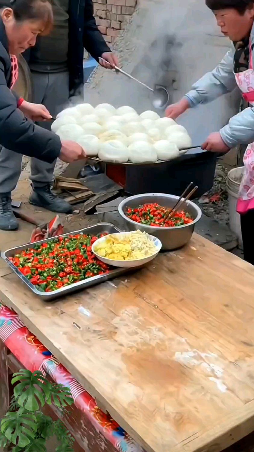 在家蒸包子馒头,到底是开水上锅蒸还是冷水上锅蒸?关火了以后需不需要焖?我来告诉你