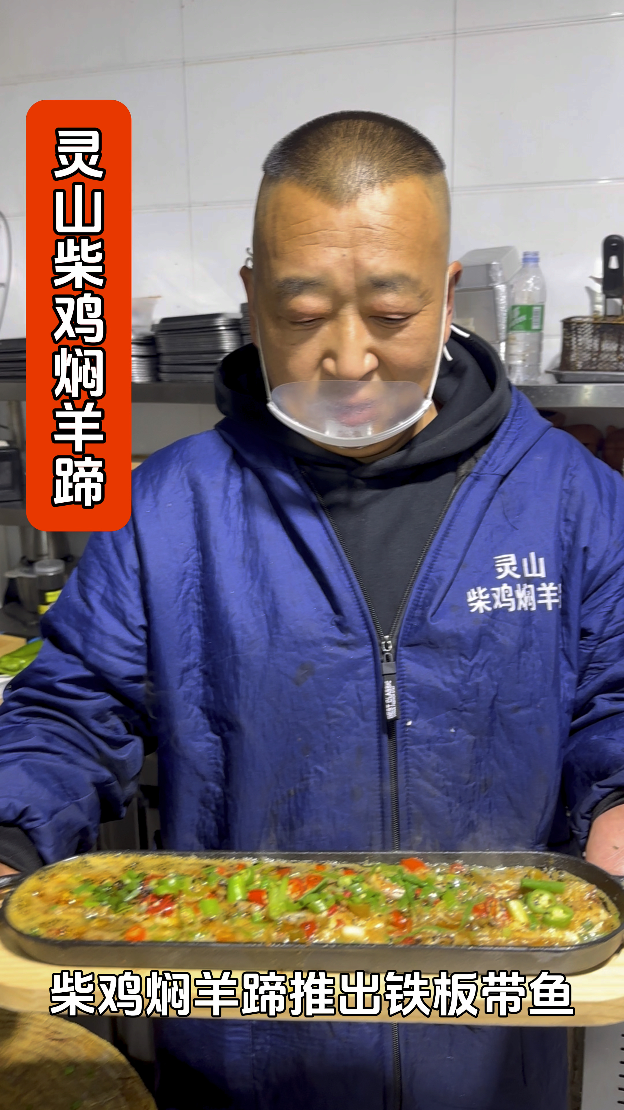 在阳光的照射下,带鱼的银鳞闪耀着光芒,如同海底的星星,令人陶醉。