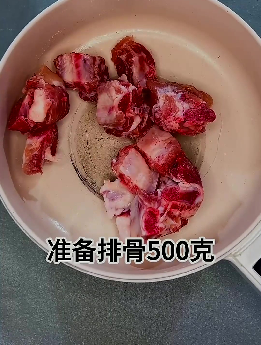 冬天要学会煲这道百合莲子排骨汤