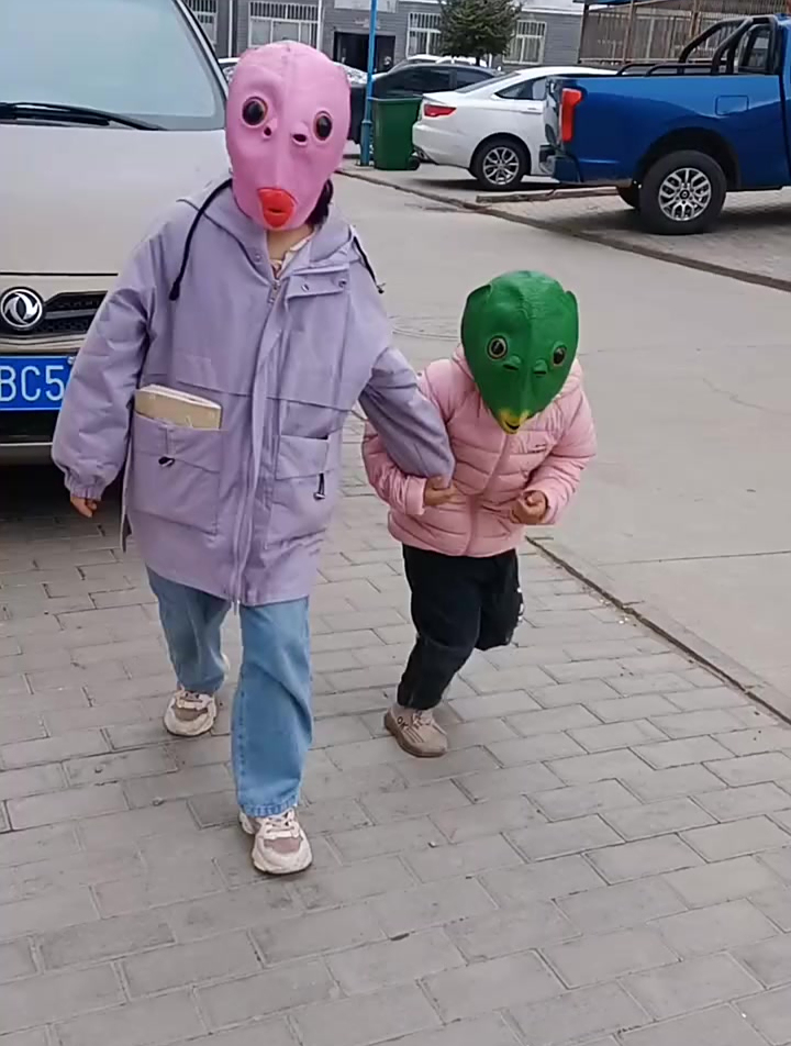 发个库存,两个小鱼人哈哈哈哈