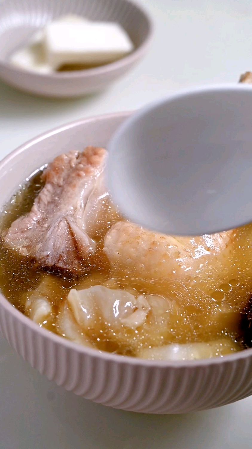 花胶椰子排骨汤